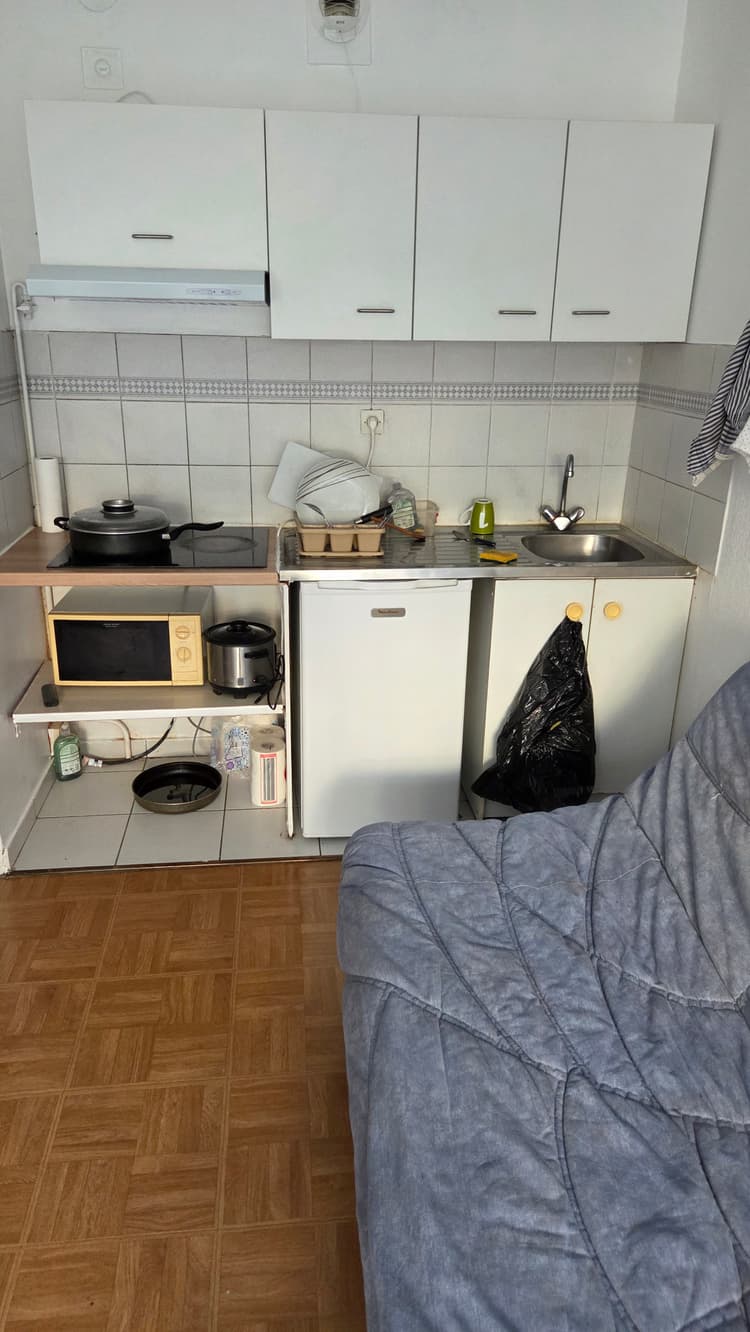 Photo de la location a temps partiel de : 🔥 PARIS 18e – STUDIO PRIVATIF 24m² – 450€/MOIS – 4 JOURS/SEMAINE à Paris