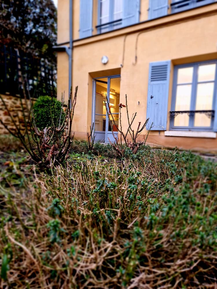 Photo de la location a temps partiel de : Bel appartement 35m² - Versailles Saint Louis - proximité immédiate Gare Chantiers - 12 minutes Montparnasse Direct à Versailles
