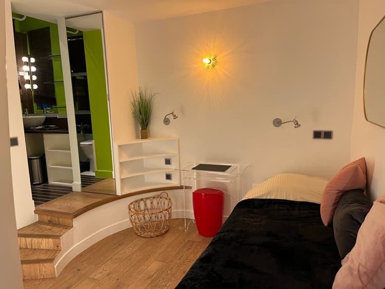 Photo de la location a temps partiel de : chambre charmante paris 9eme accès individuel , reste MARDI MERCREDI JEUDI SOIR à Paris